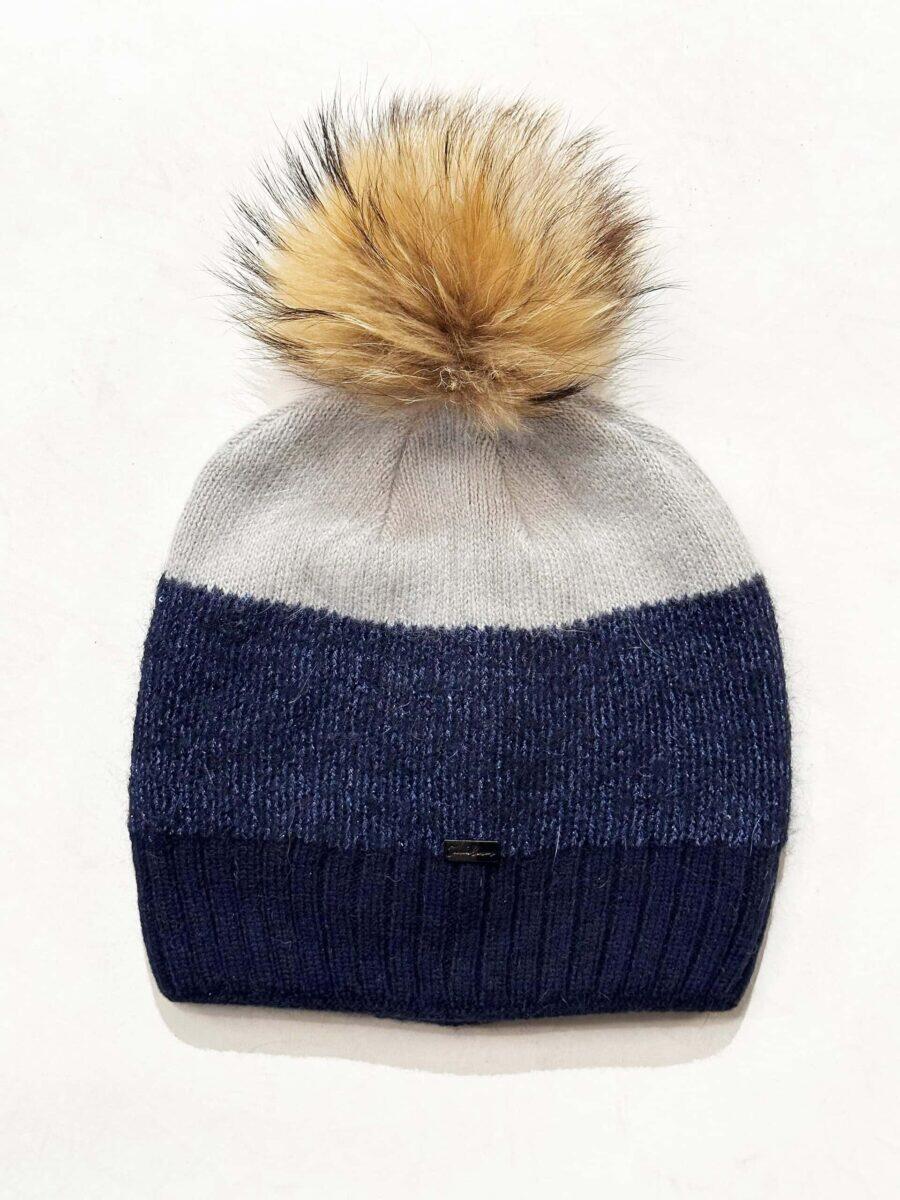 Hat with fur tassel and glitter - Image 3