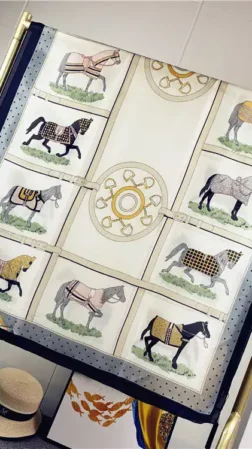 Scarf Hold your horses Beige