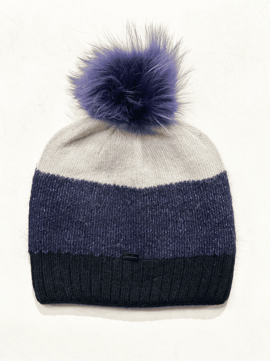 Hat with fur tassel and glitter - Image 7