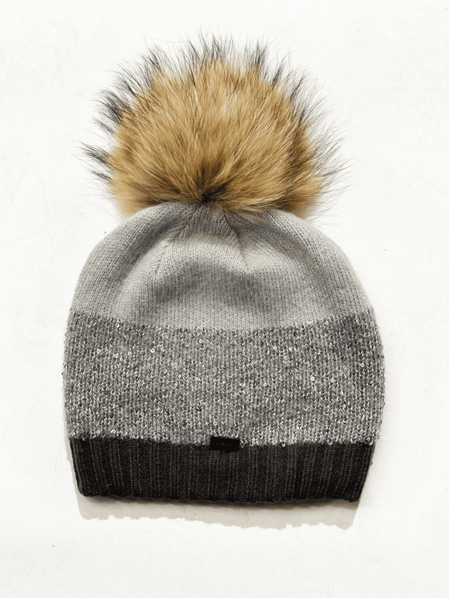 Hat with fur tassel and glitter - Image 5